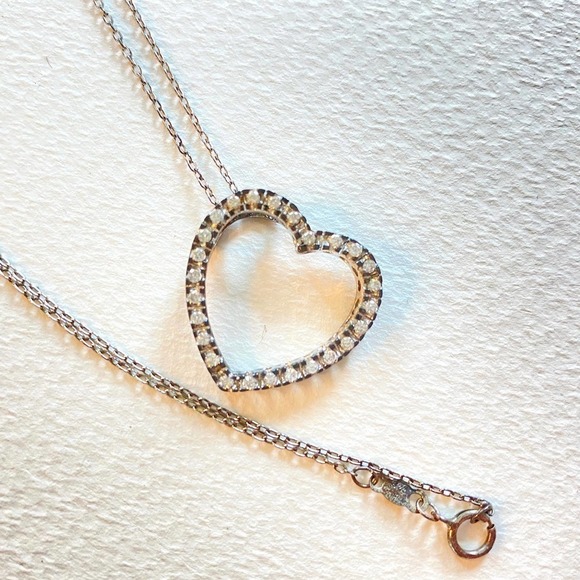 Sterling Silver w Rhinestones Heart Shape Pendant Necklace 17" chain. - Picture 1 of 8